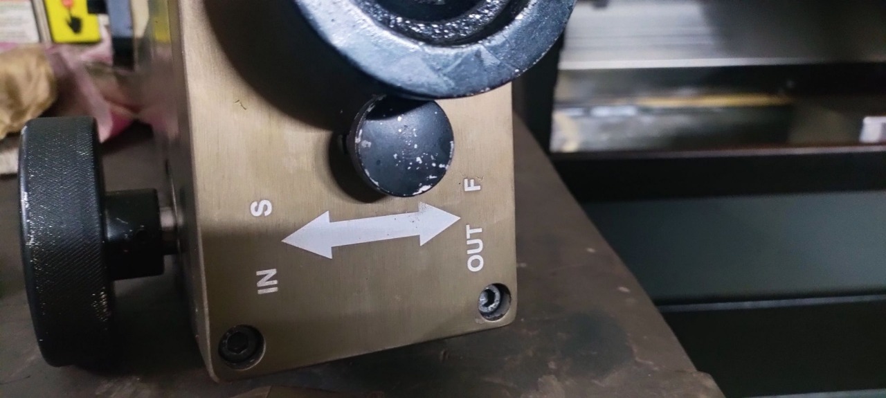 Facing lever mechanism