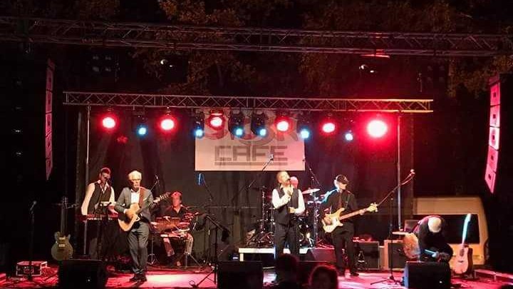 Stage, Music & Performers Arrangement