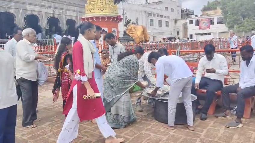Kalyan Karanataka Working Journalist Association
ಕಲ್ಯಾಣ ಕರ್ನಾಟಕ ಕಾರ್ಯನಿರತ ಪತ್ರಕರ್ತರ ಸಂಘ (R )