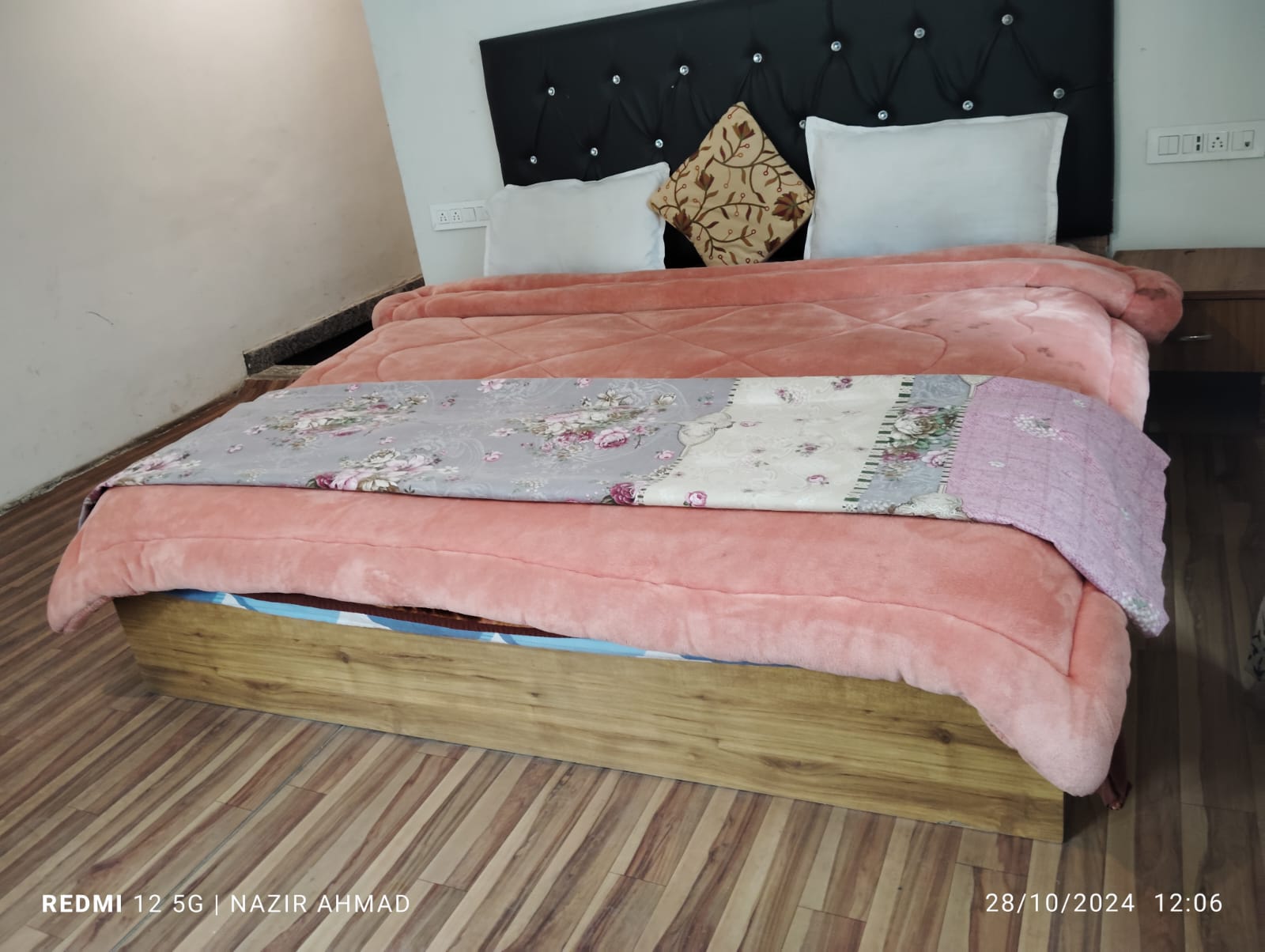 Kashmir Tours And Hotels By Om Tours N Travels