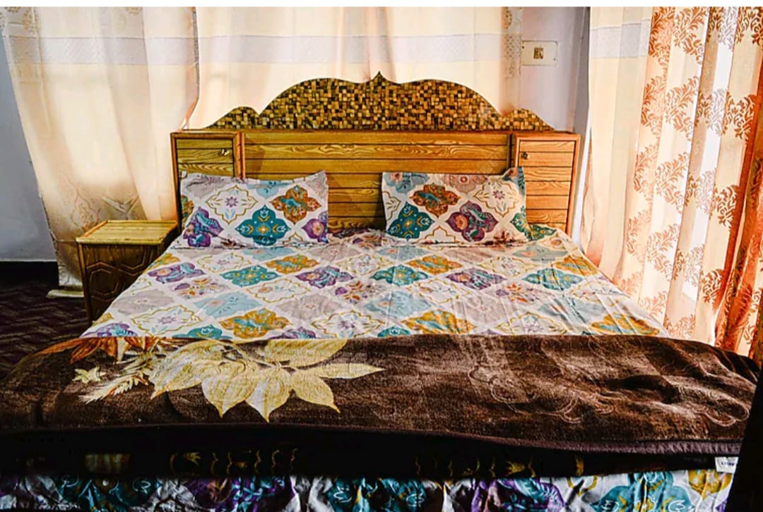 Kashmir Tours And Hotels By Om Tours N Travels