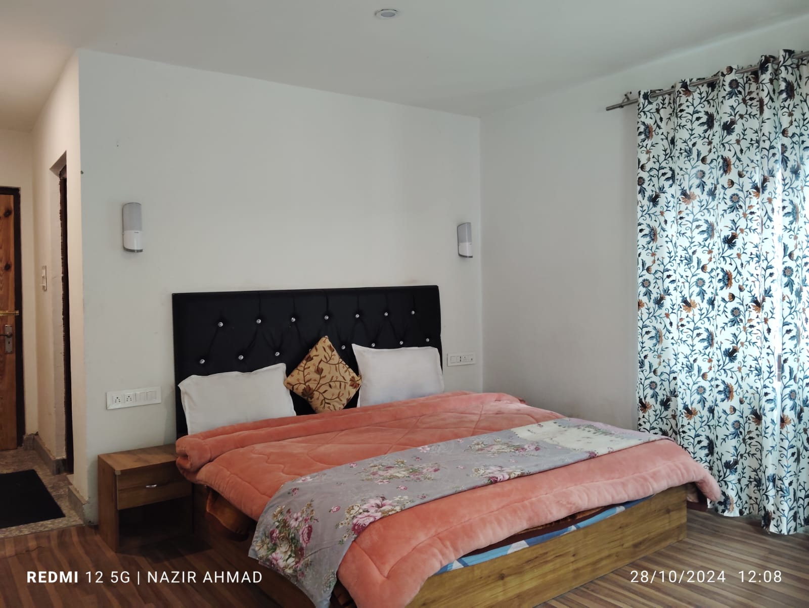 Kashmir Tours And Hotels By Om Tours N Travels