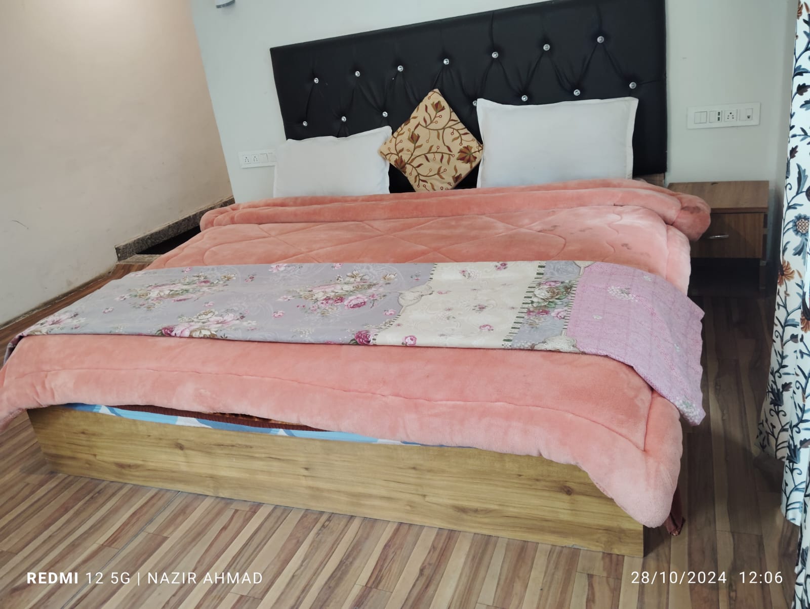 Kashmir Tours And Hotels By Om Tours N Travels