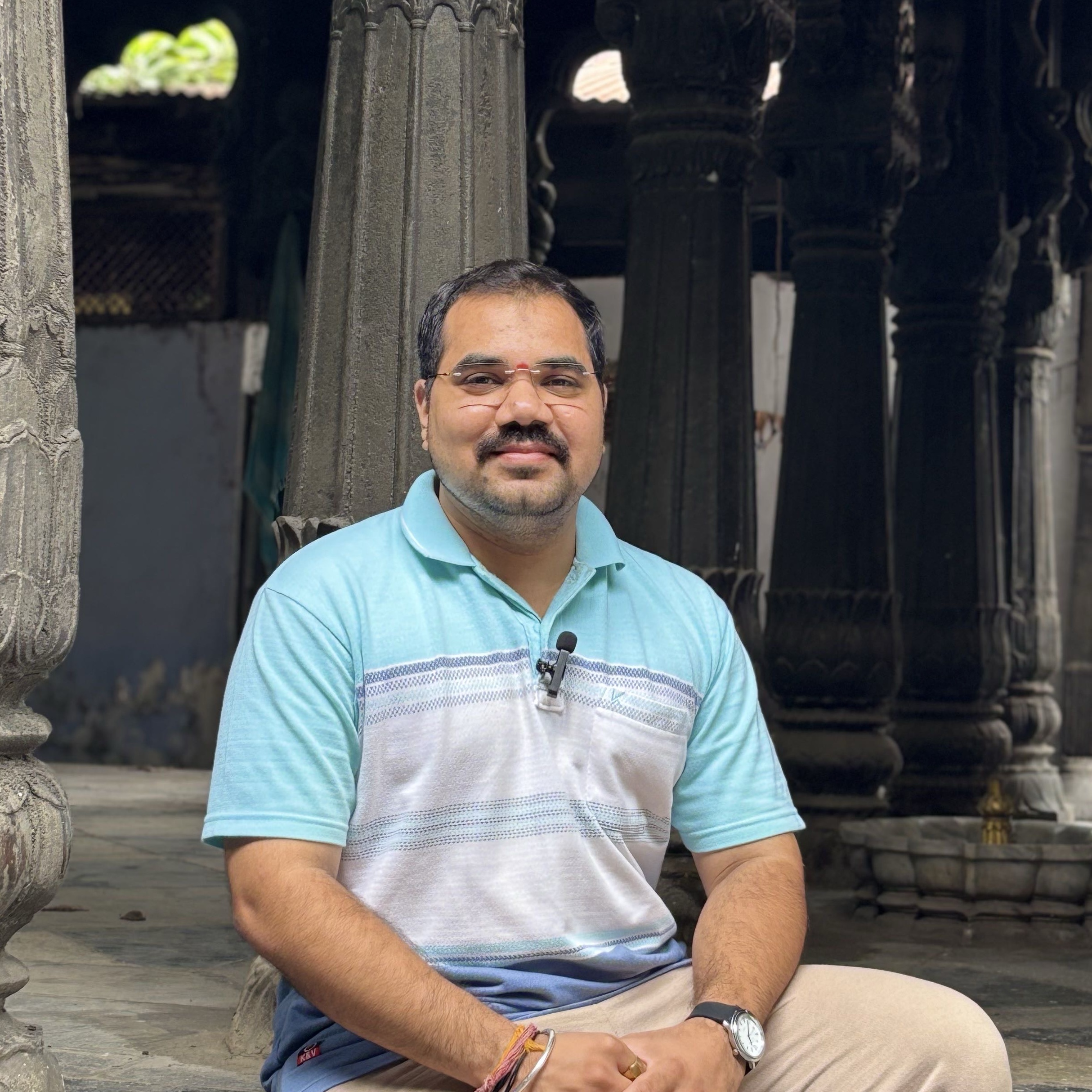 मंगेश रामचंद्र सरदेशपांडे (मंत्र चिकित्सा)