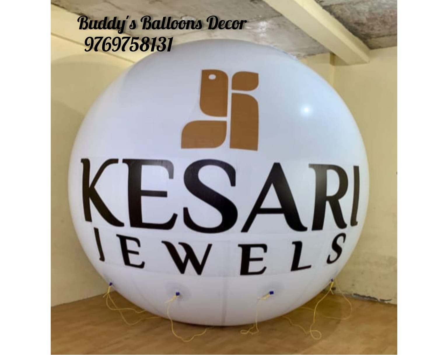 ADVERTISING BALLOONS
